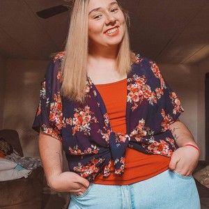 Meet your Posher, Courtney